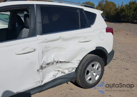 2015 Toyota Rav4 Le z USA, uszkodzony, nr VIN JTMZFREV8FJ040621